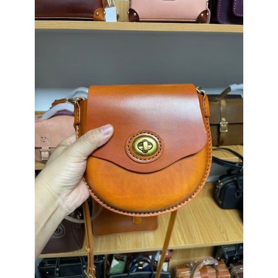 Handmade, thickened oil-waxed vegetable-tanned leather mobile phone shoulder/crossbody bag